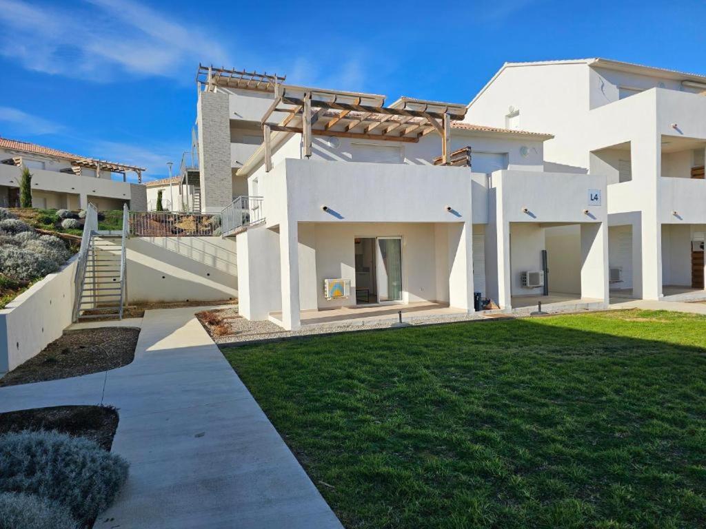 Marine De Bravone T2 Terrasse Front De Mer - Plage Pieds Dans L'Eau - Clim - Piscine - Wifi Linguizzetta Exterior foto